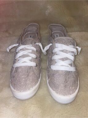 Not Rated Lace-Overlay Sneakers in Light Beige with White Laces new without box